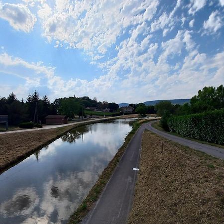 Aupres Du Lavoir Remigny Bagian luar foto