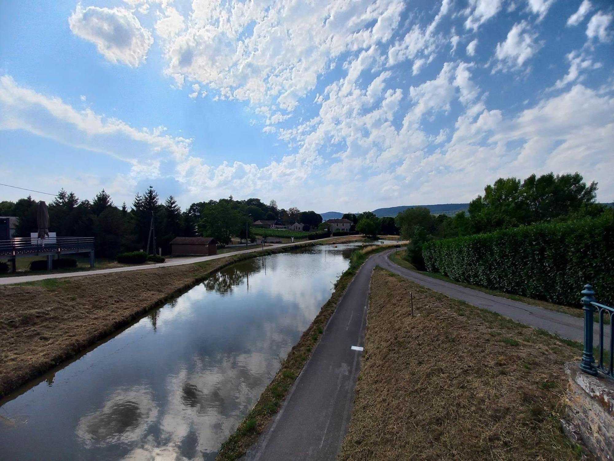 Aupres Du Lavoir Remigny Bagian luar foto
